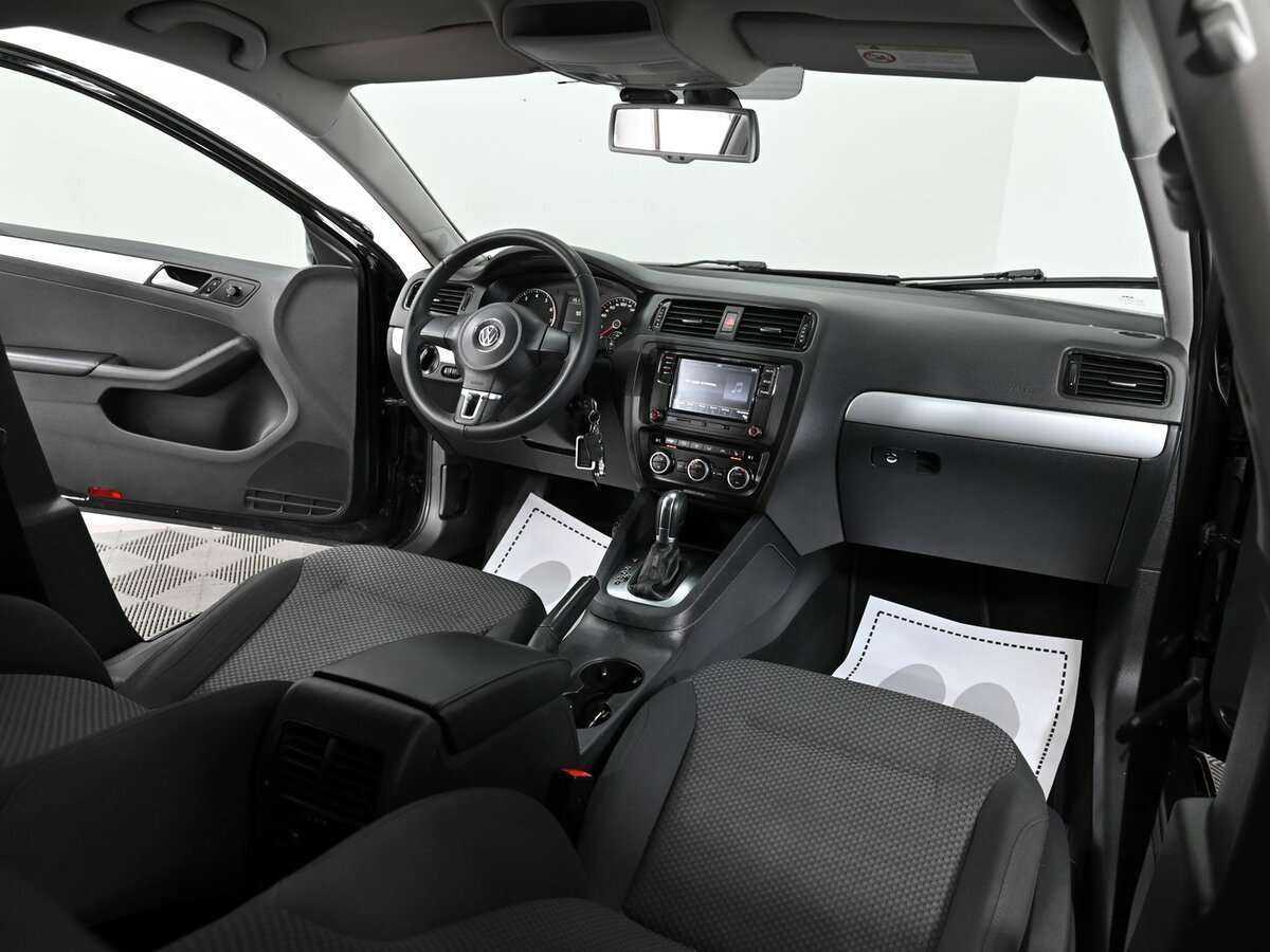 Купить Volkswagen Jetta с пробегом. Фото: #4