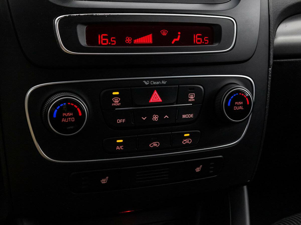 Купить Kia Sorento с пробегом. Фото: #10