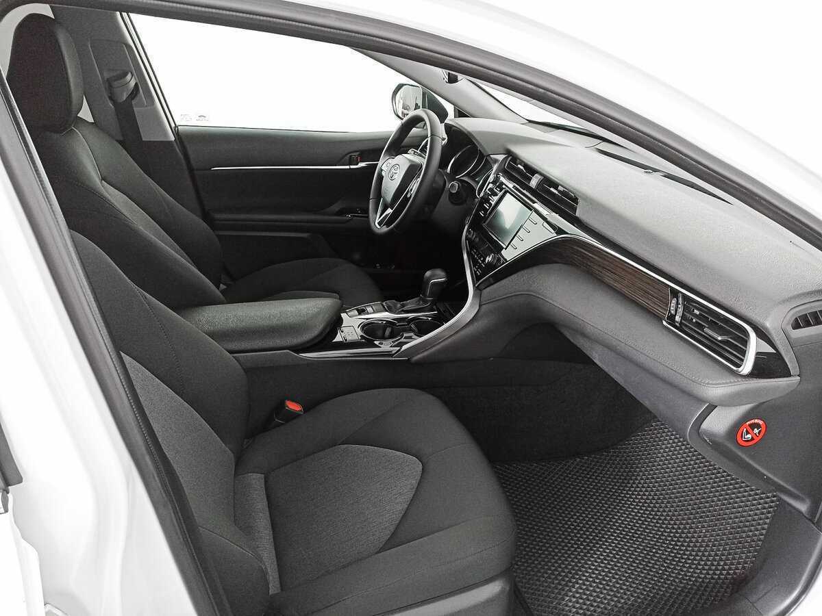 Купить Toyota Camry с пробегом. Фото: #7
