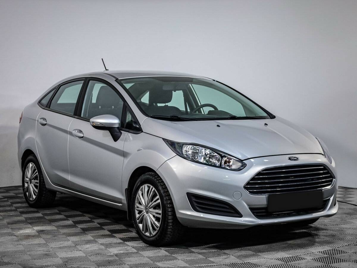 Купить Ford Fiesta с пробегом. Фото: #2