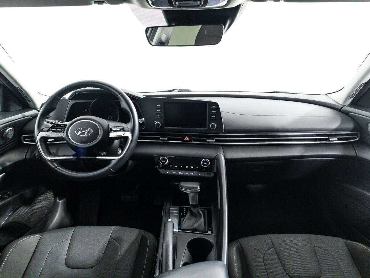 Купить Hyundai Elantra с пробегом. Фото: #12