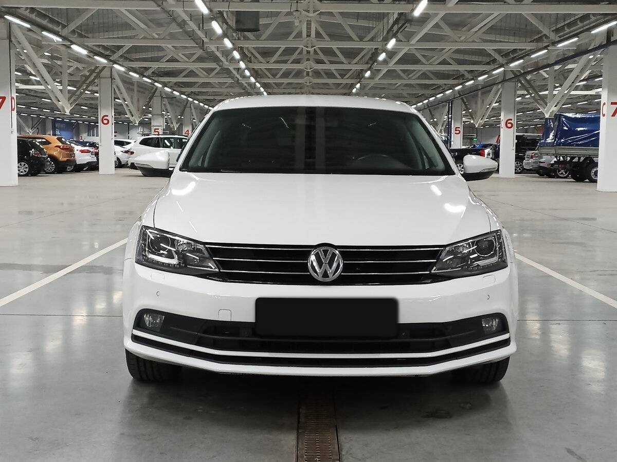 Купить Volkswagen Jetta с пробегом. Фото: #1