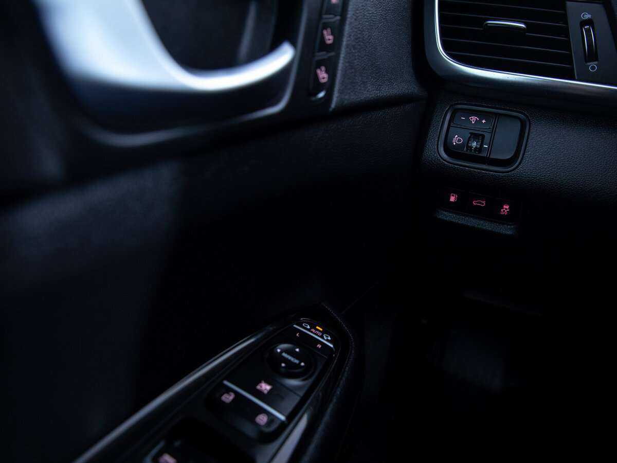 Купить Kia Optima с пробегом. Фото: #12