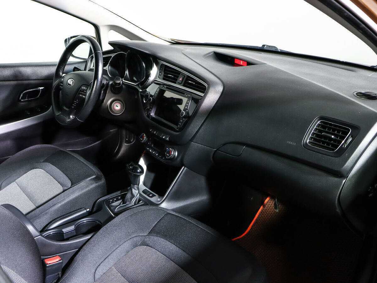 Купить Kia Ceed с пробегом. Фото: #8