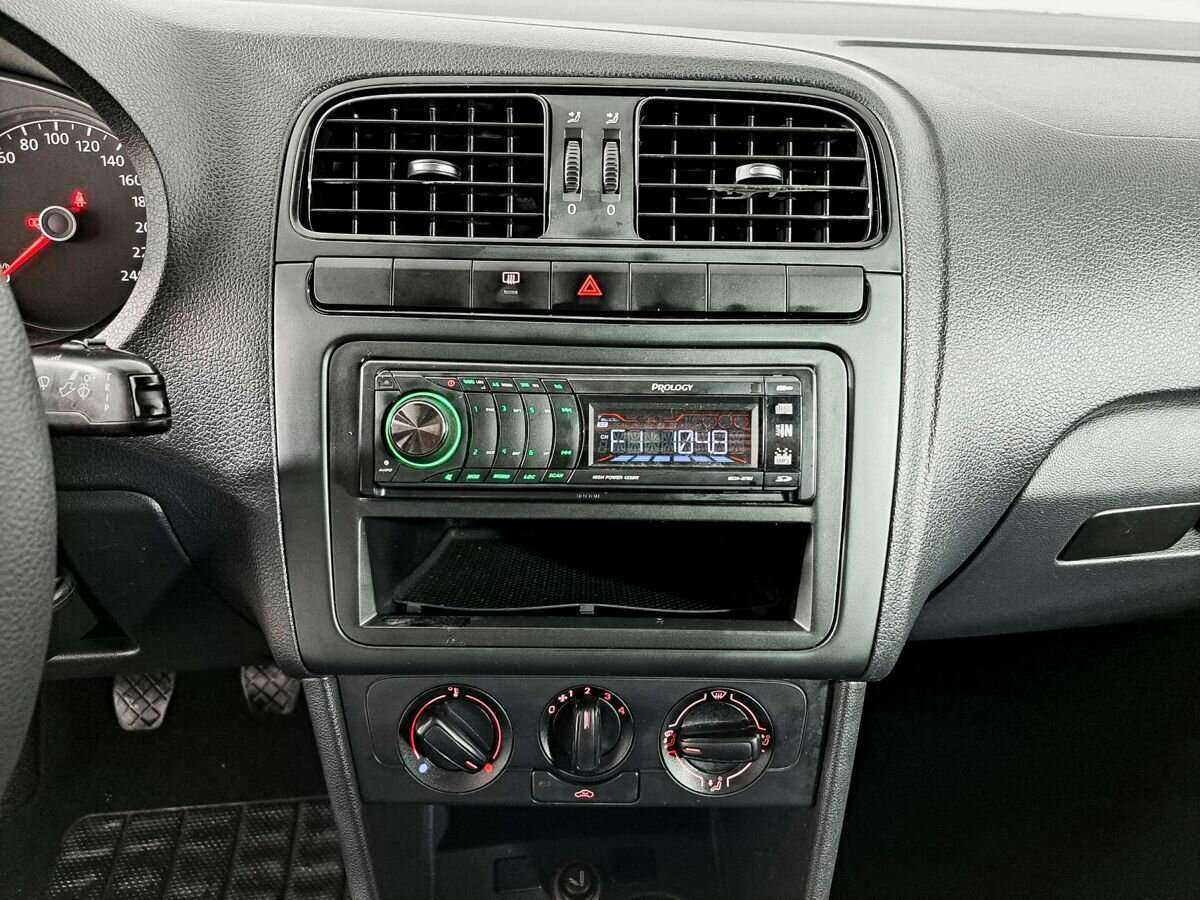 Купить Volkswagen Polo с пробегом. Фото: #11