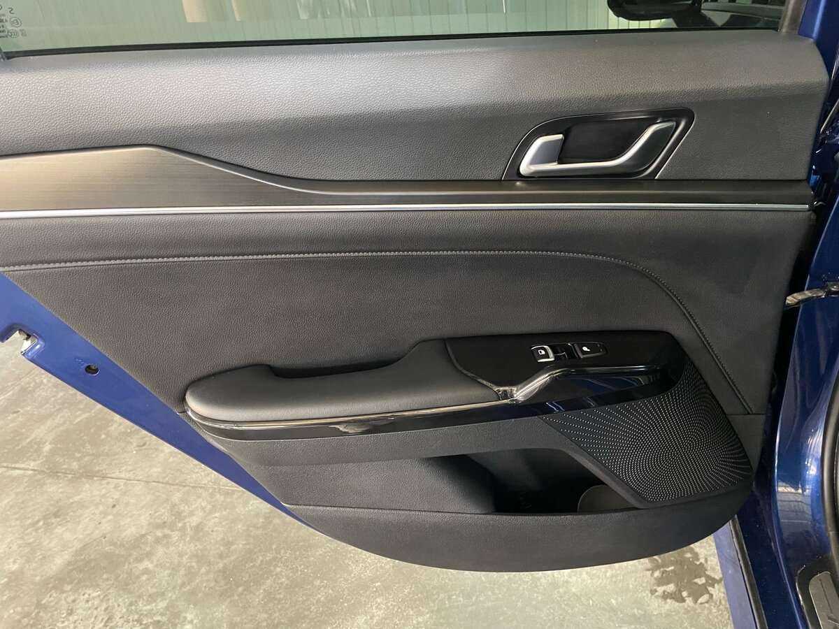 Купить Kia K5 с пробегом. Фото: #22