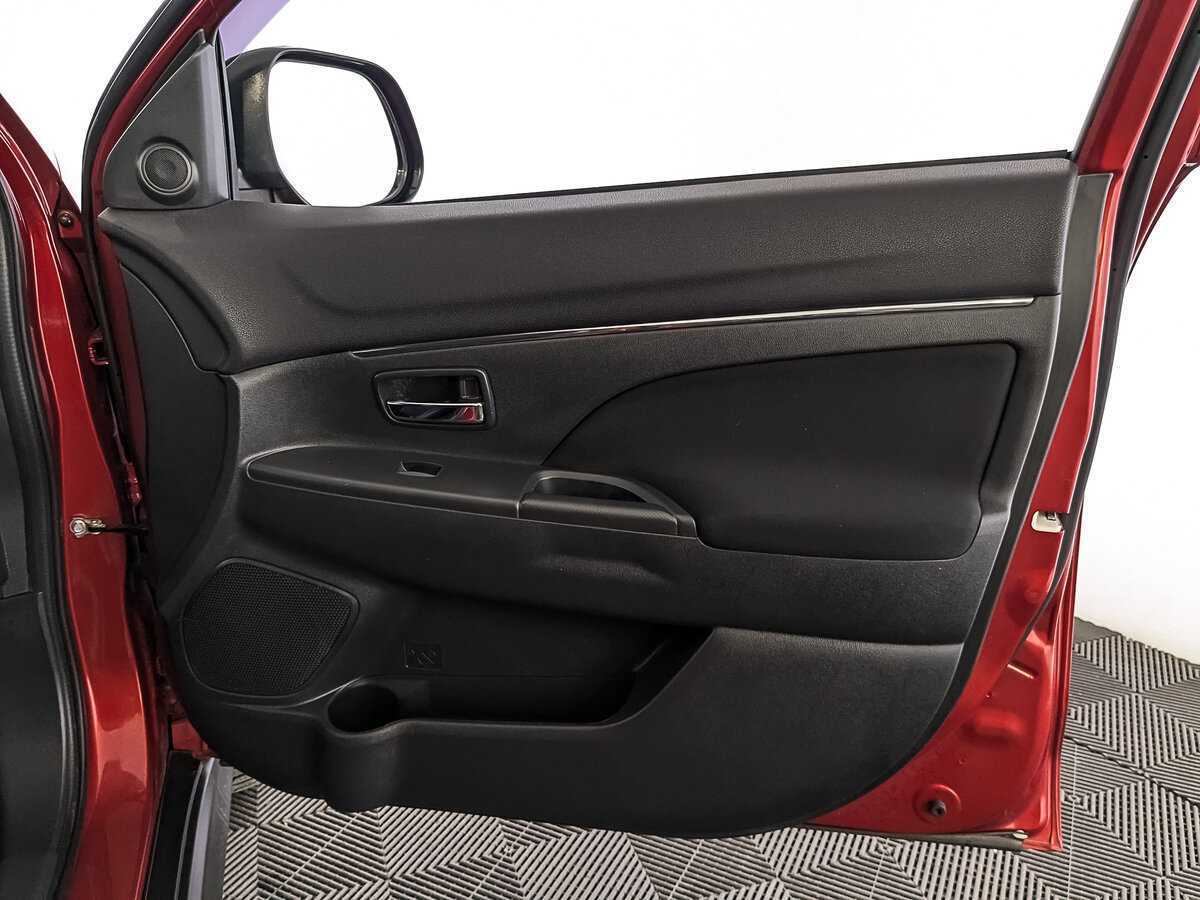 Купить Mitsubishi ASX с пробегом. Фото: #24