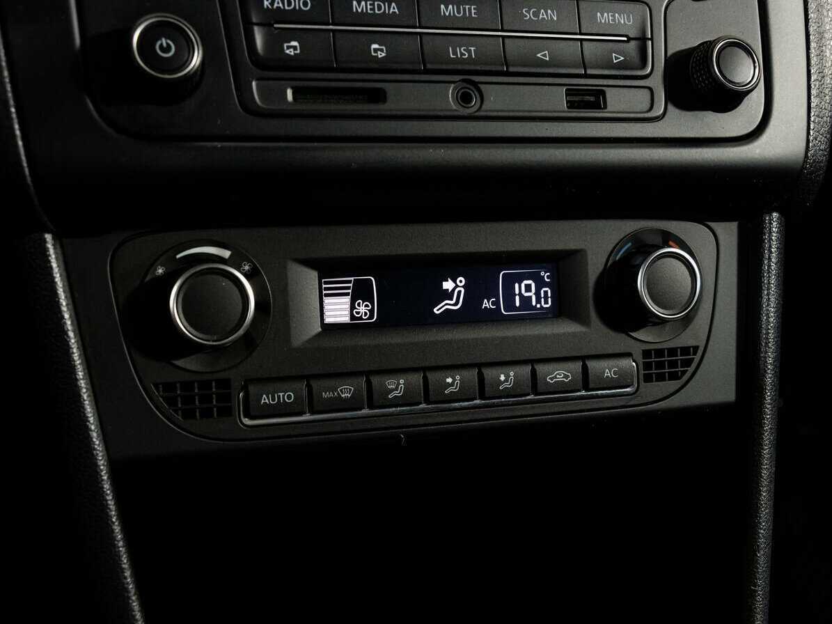 Купить Volkswagen Polo с пробегом. Фото: #10