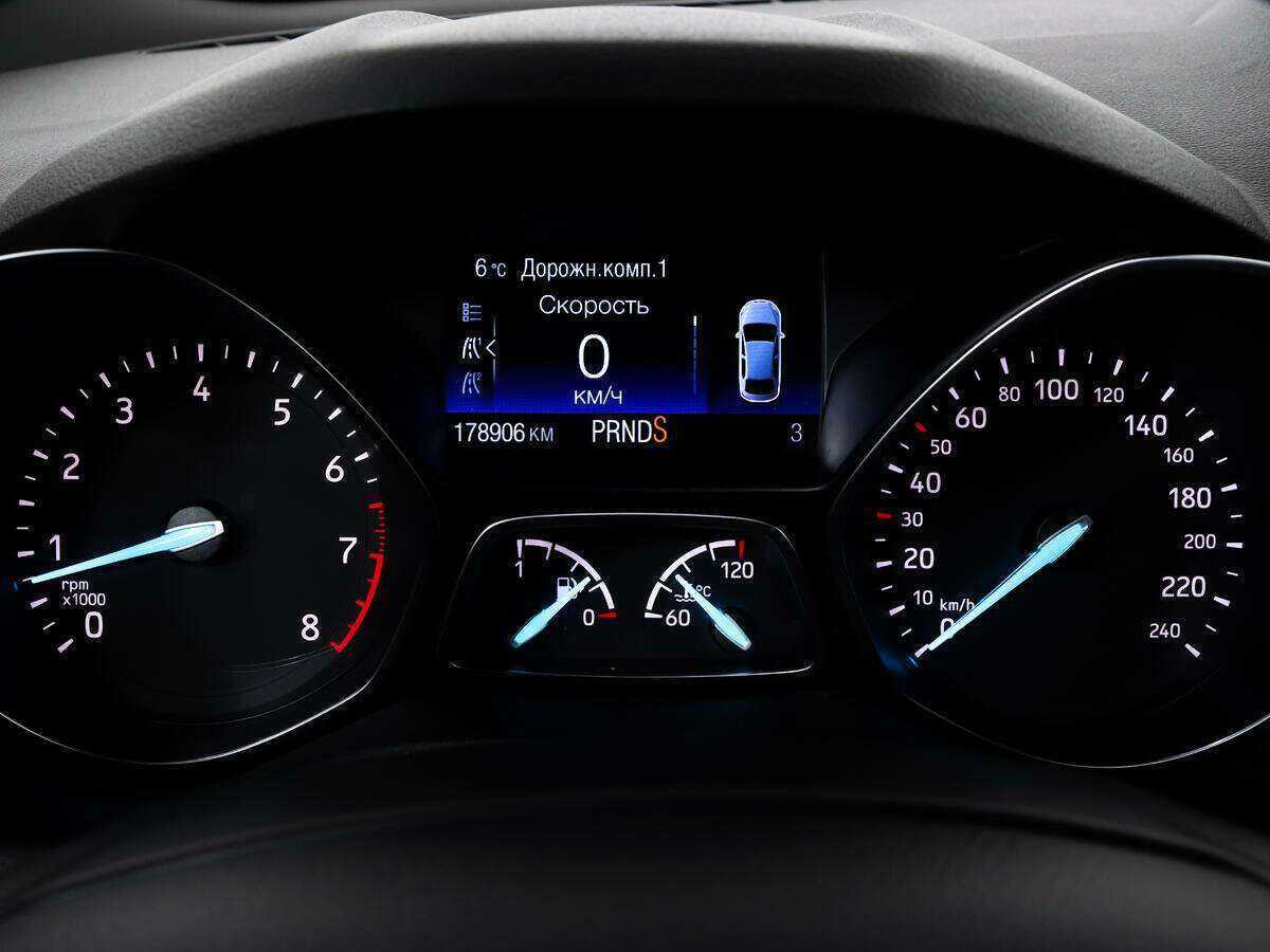 Купить Ford Kuga с пробегом. Фото: #17