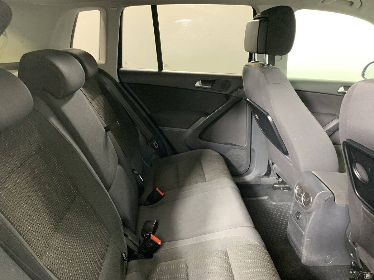 Купить Volkswagen Tiguan с пробегом. Фото: #16