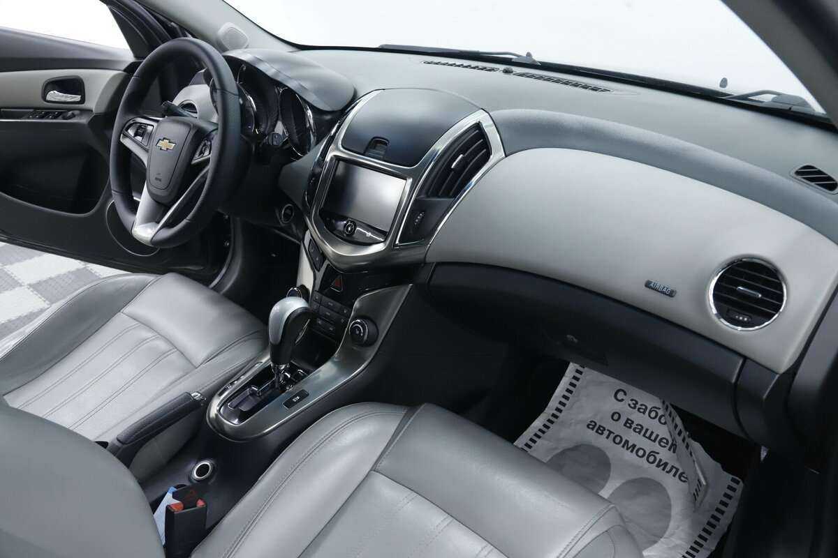 Купить Chevrolet Cruze с пробегом. Фото: #14
