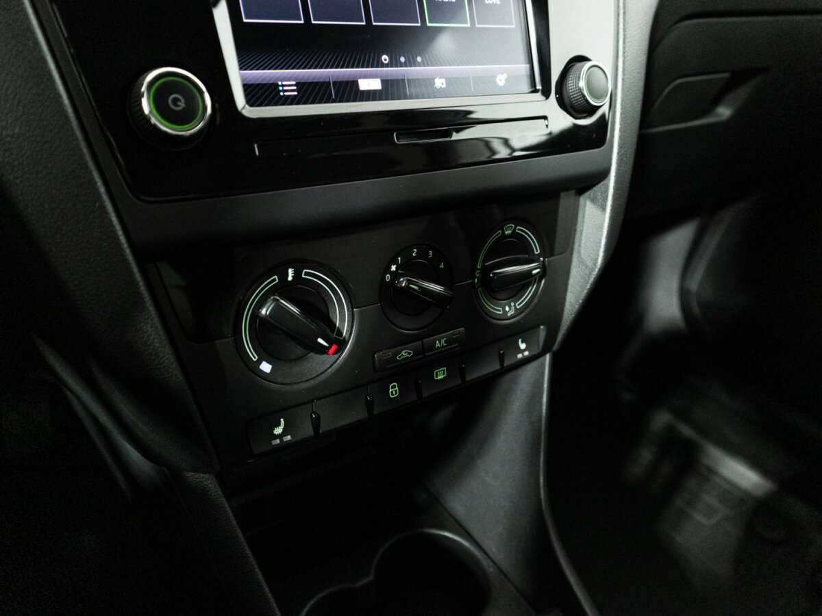 Купить Skoda Rapid с пробегом. Фото: #14