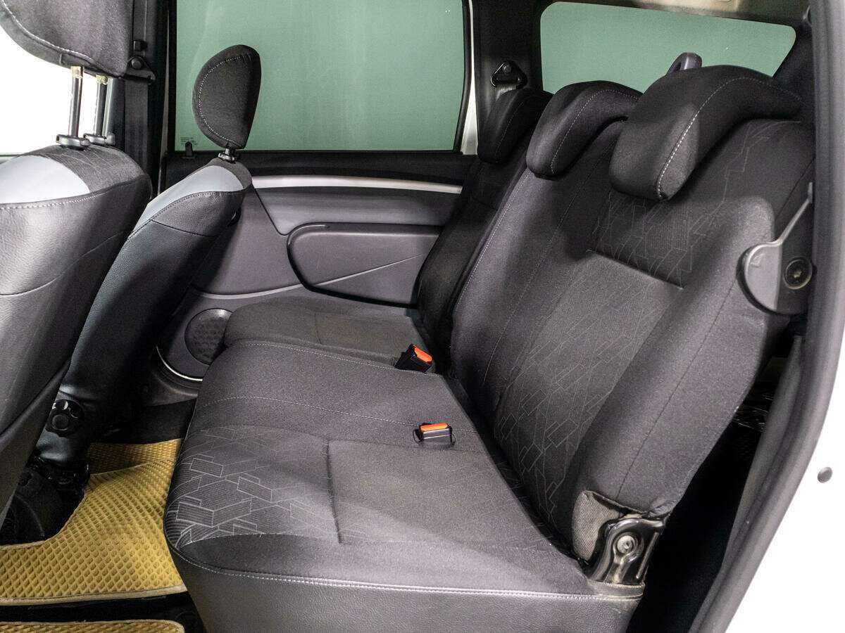 Купить Lada (ВАЗ) Largus с пробегом. Фото: #9