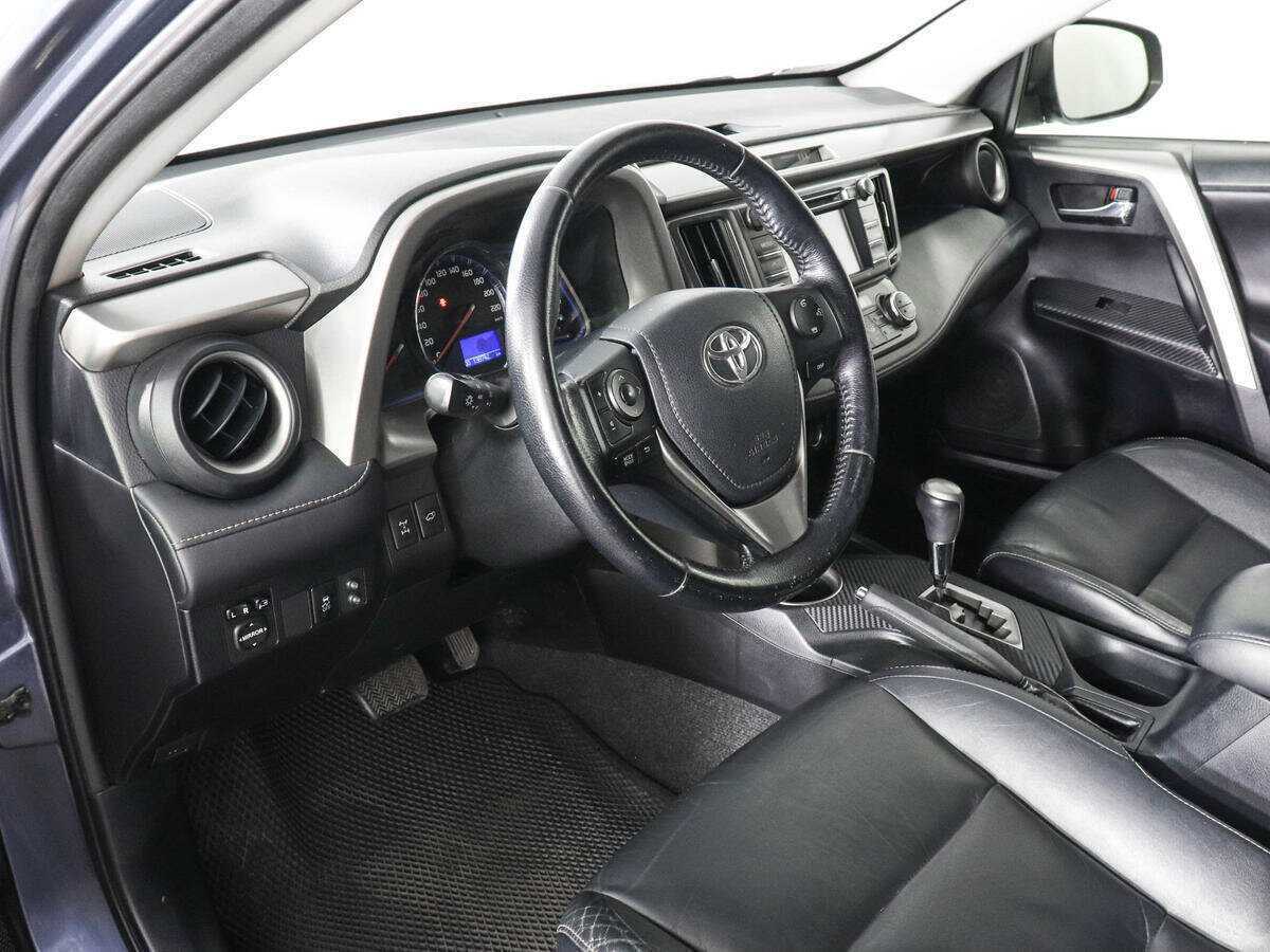 Купить Toyota RAV4 с пробегом. Фото: #8