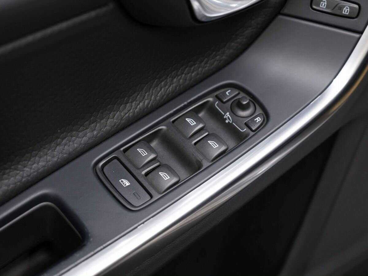 Купить Volvo S60 с пробегом. Фото: #16