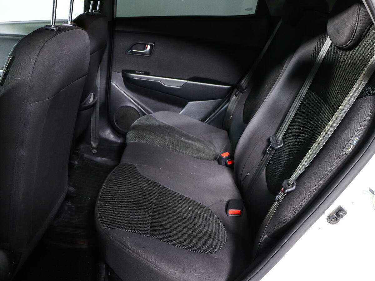 Купить Kia Rio с пробегом. Фото: #9