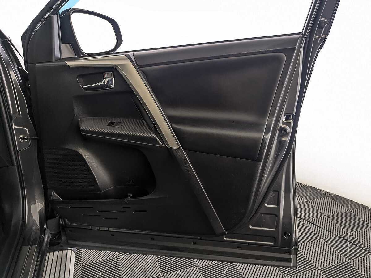 Купить Toyota RAV4 с пробегом. Фото: #24