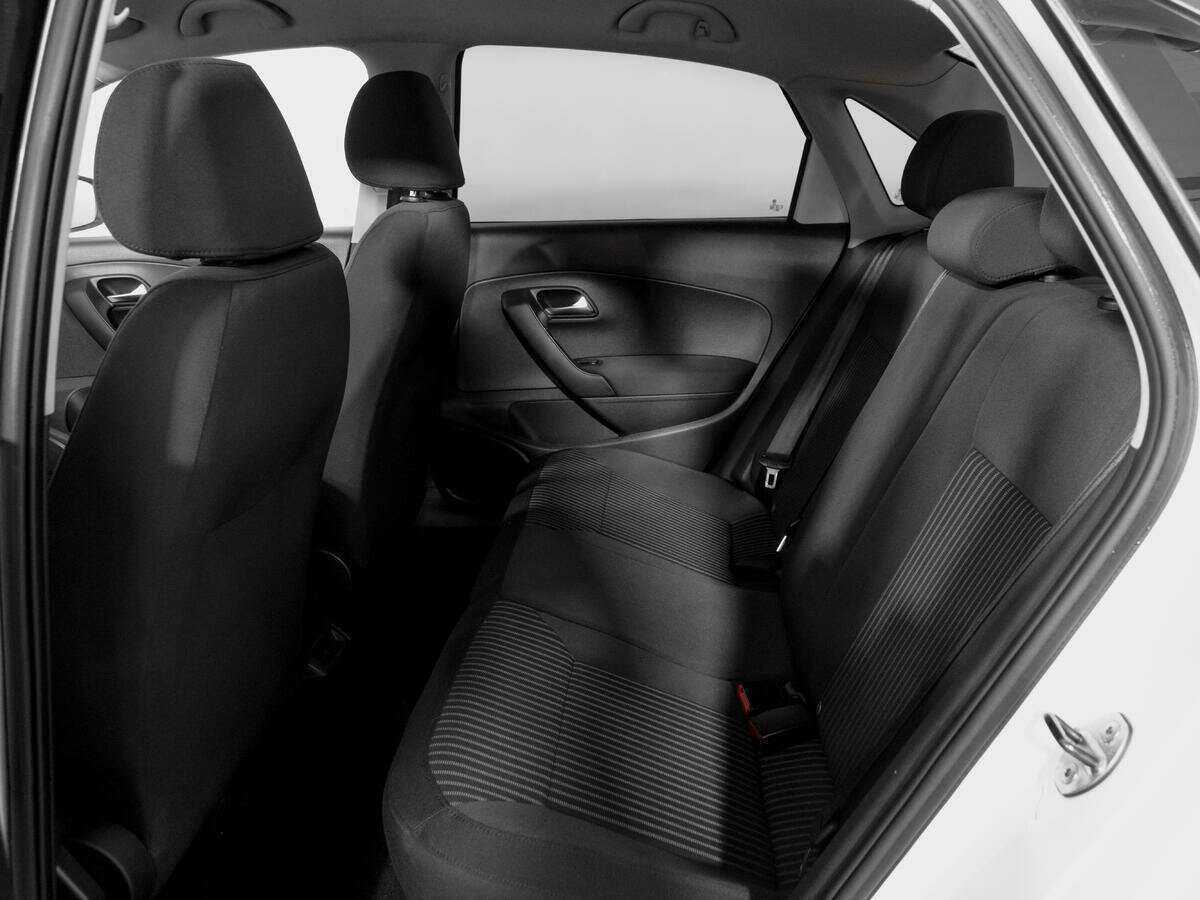 Купить Volkswagen Polo с пробегом. Фото: #9