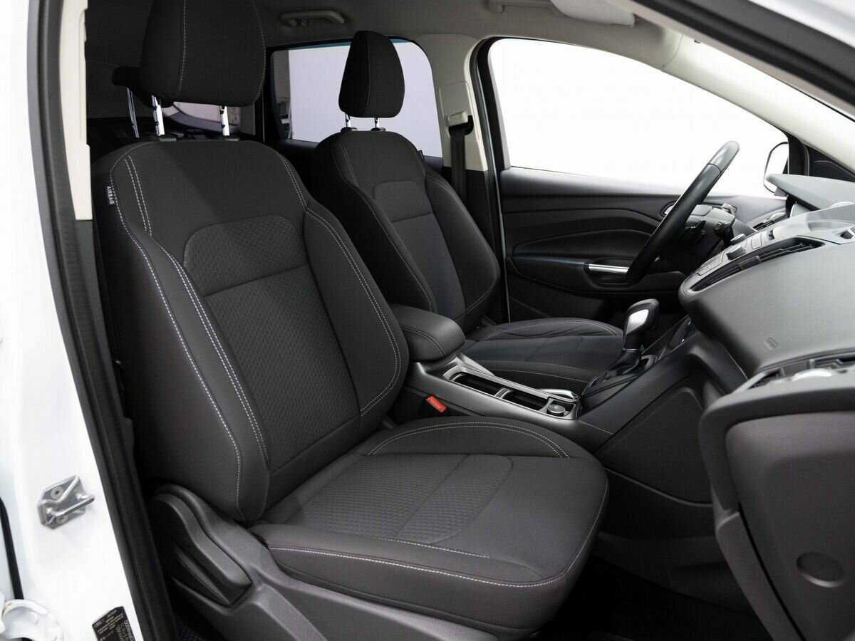 Купить Ford Kuga с пробегом. Фото: #13