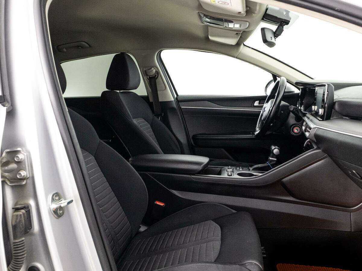 Купить Kia K5 с пробегом. Фото: #9