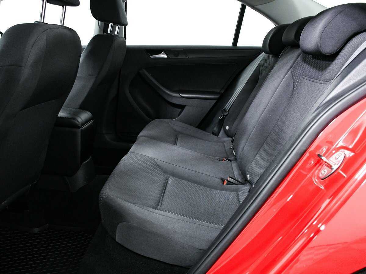 Купить Volkswagen Jetta с пробегом. Фото: #11