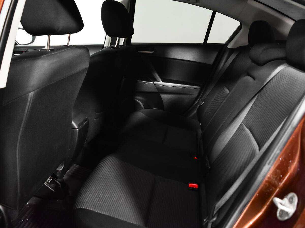 Купить Mazda 3 с пробегом. Фото: #9