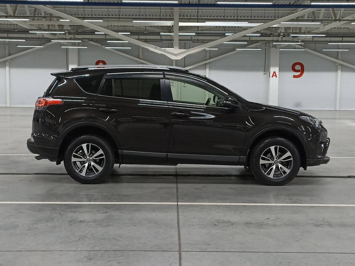 Купить Toyota RAV4 с пробегом. Фото: #3