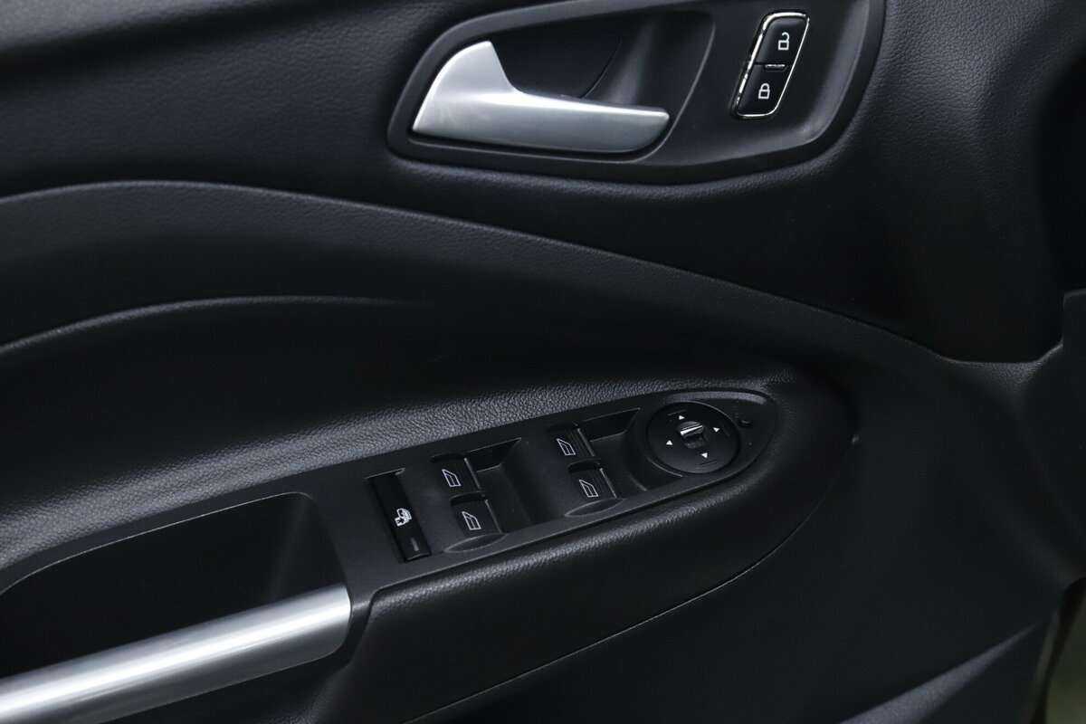 Купить Ford Kuga с пробегом. Фото: #10