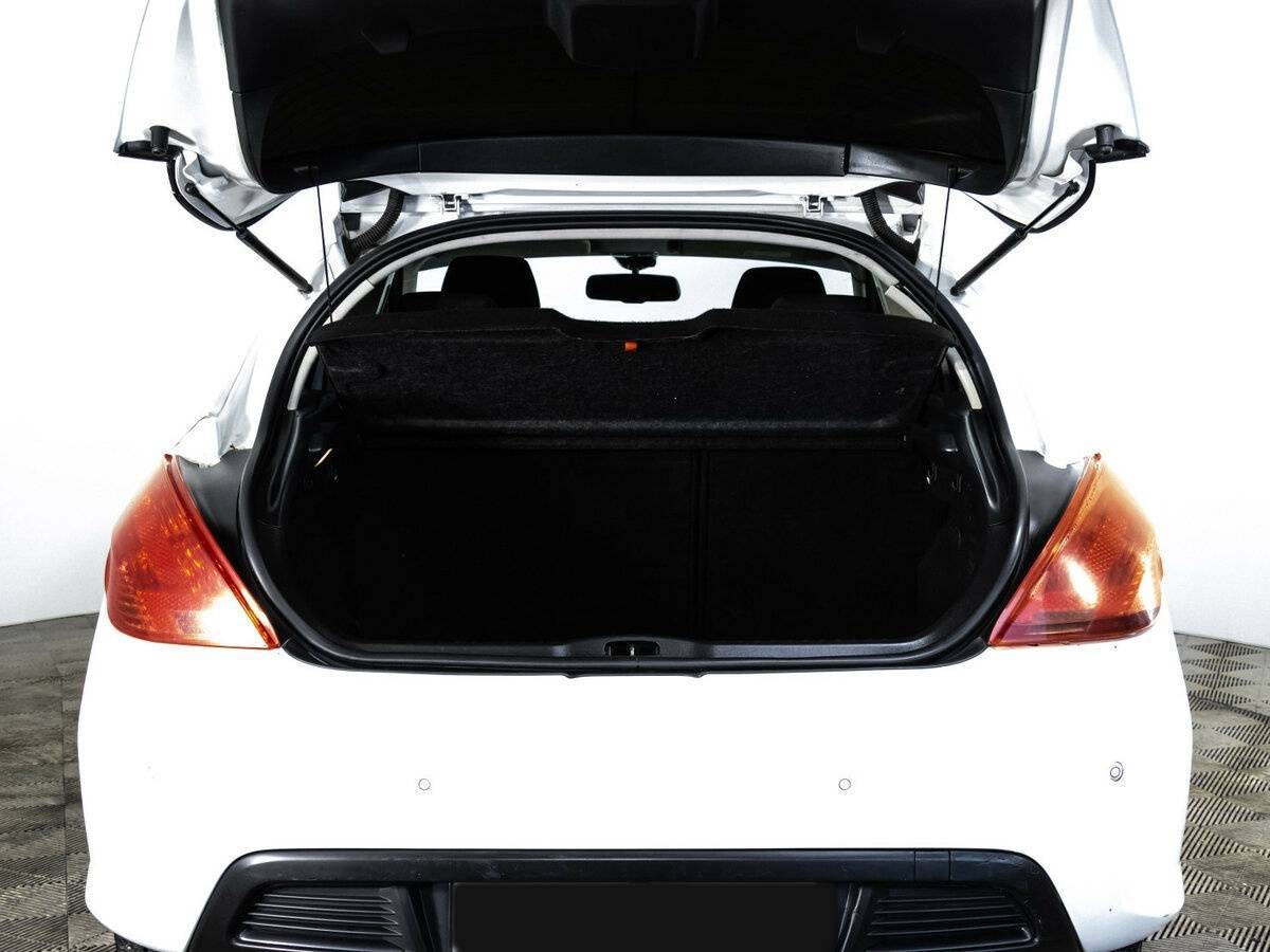 Купить Peugeot 308 с пробегом. Фото: #12