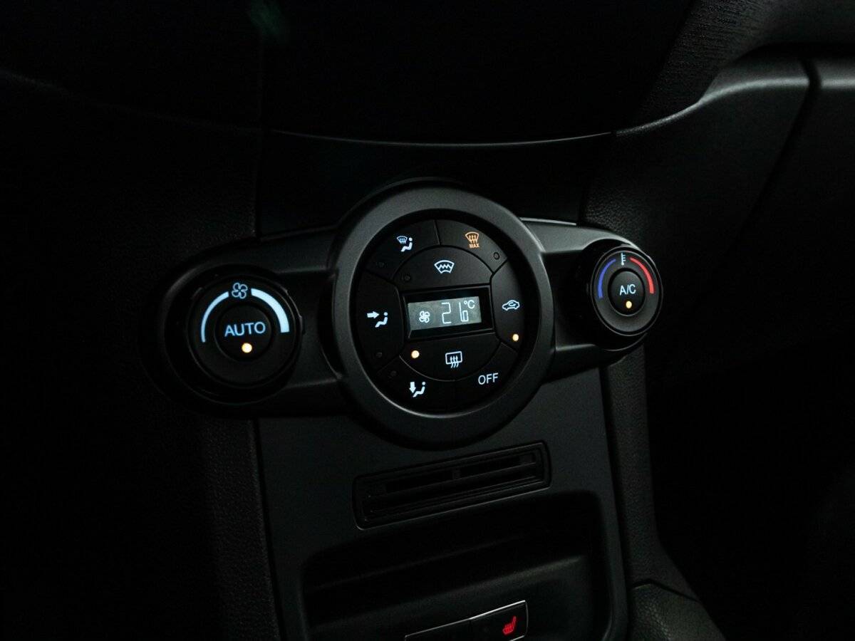 Купить Ford Fiesta с пробегом. Фото: #15