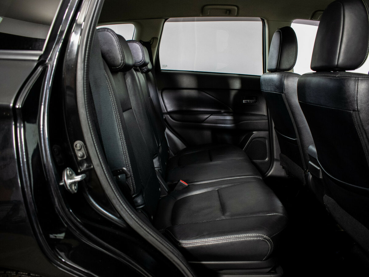 Купить Mitsubishi Outlander с пробегом. Фото: #8