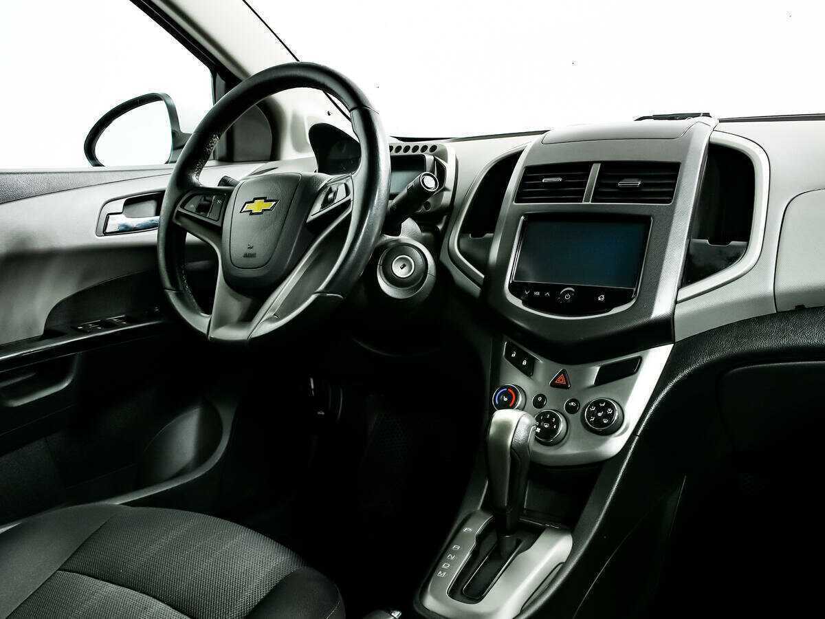 Купить Chevrolet Aveo с пробегом. Фото: #8