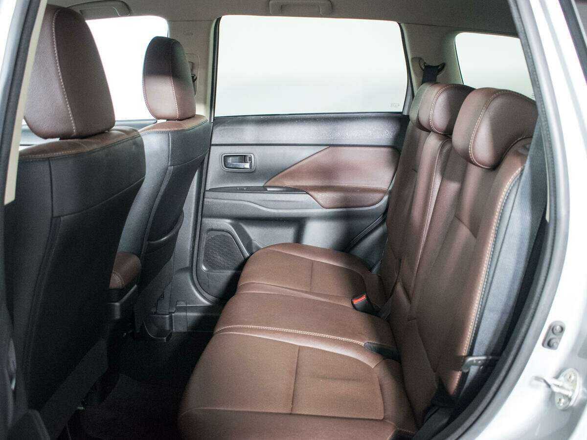 Купить Mitsubishi Outlander с пробегом. Фото: #8
