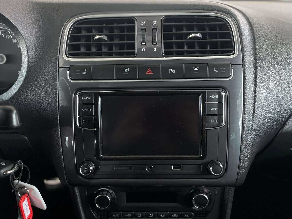 Купить Volkswagen Polo с пробегом. Фото: #11