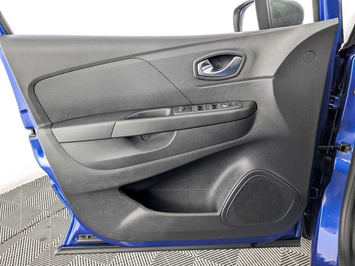 Купить Renault Kaptur с пробегом. Фото: #18