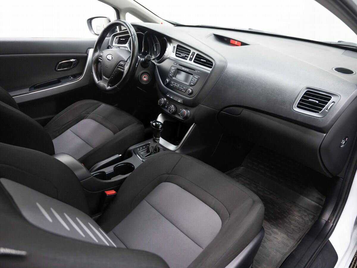 Купить Kia Ceed с пробегом. Фото: #9