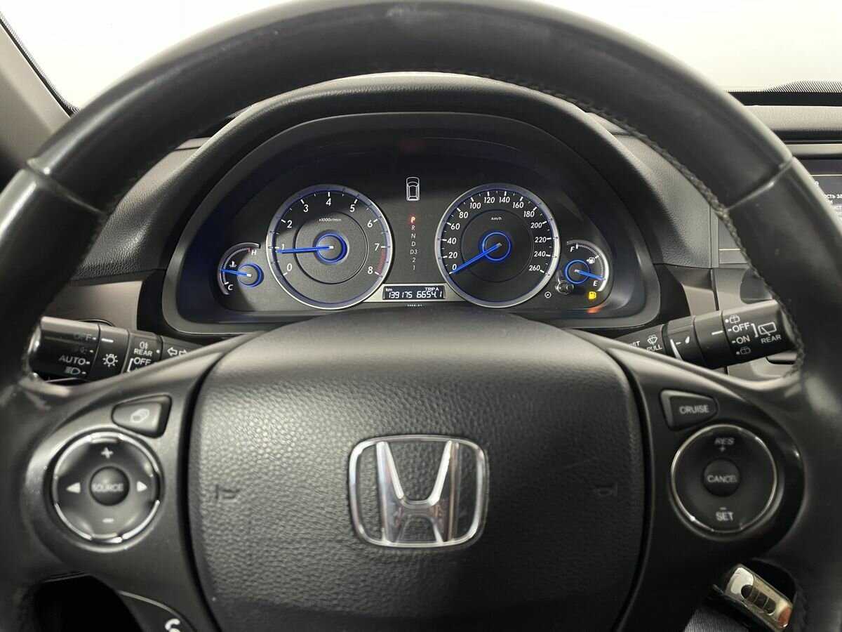 Купить Honda Crosstour с пробегом. Фото: #10