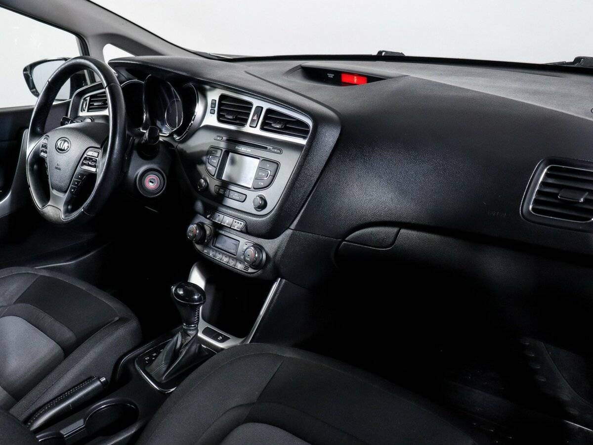 Купить Kia Ceed с пробегом. Фото: #3