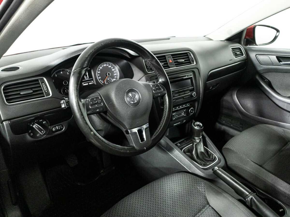 Купить Volkswagen Jetta с пробегом. Фото: #10