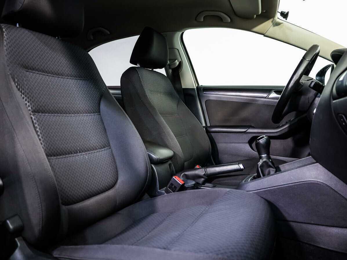 Купить Volkswagen Jetta с пробегом. Фото: #10