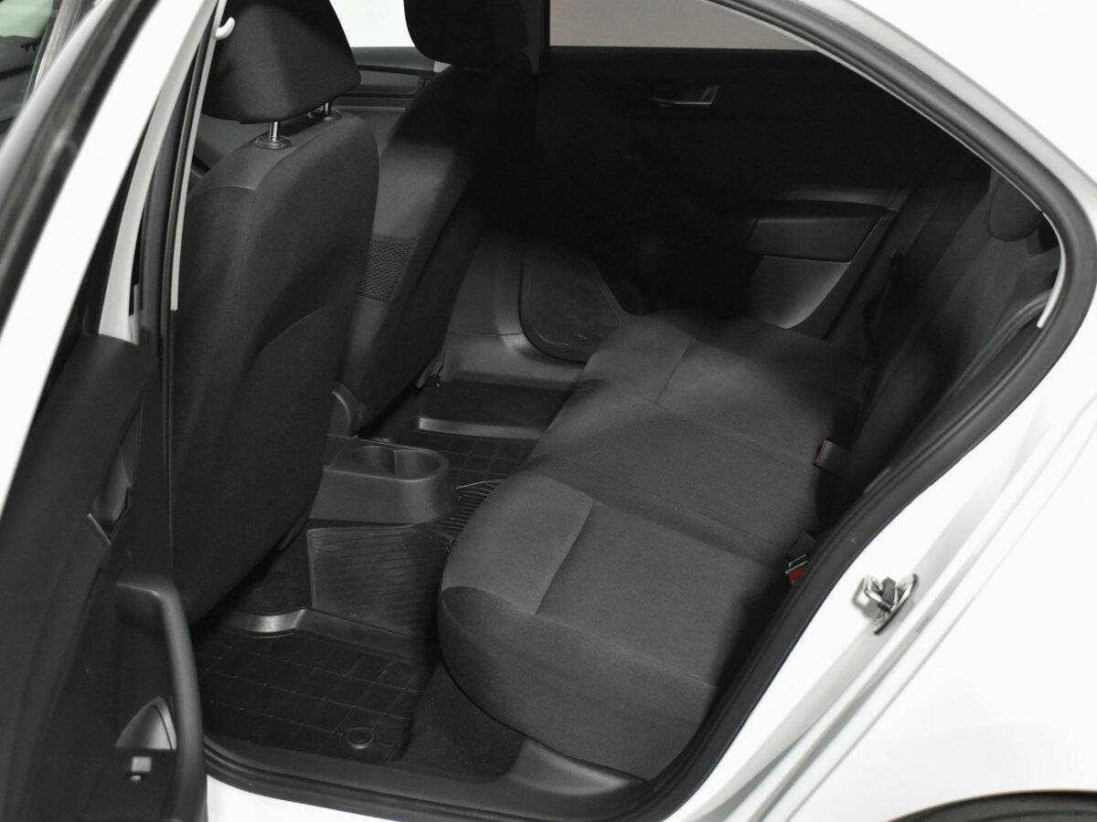 Купить Skoda Rapid с пробегом. Фото: #9