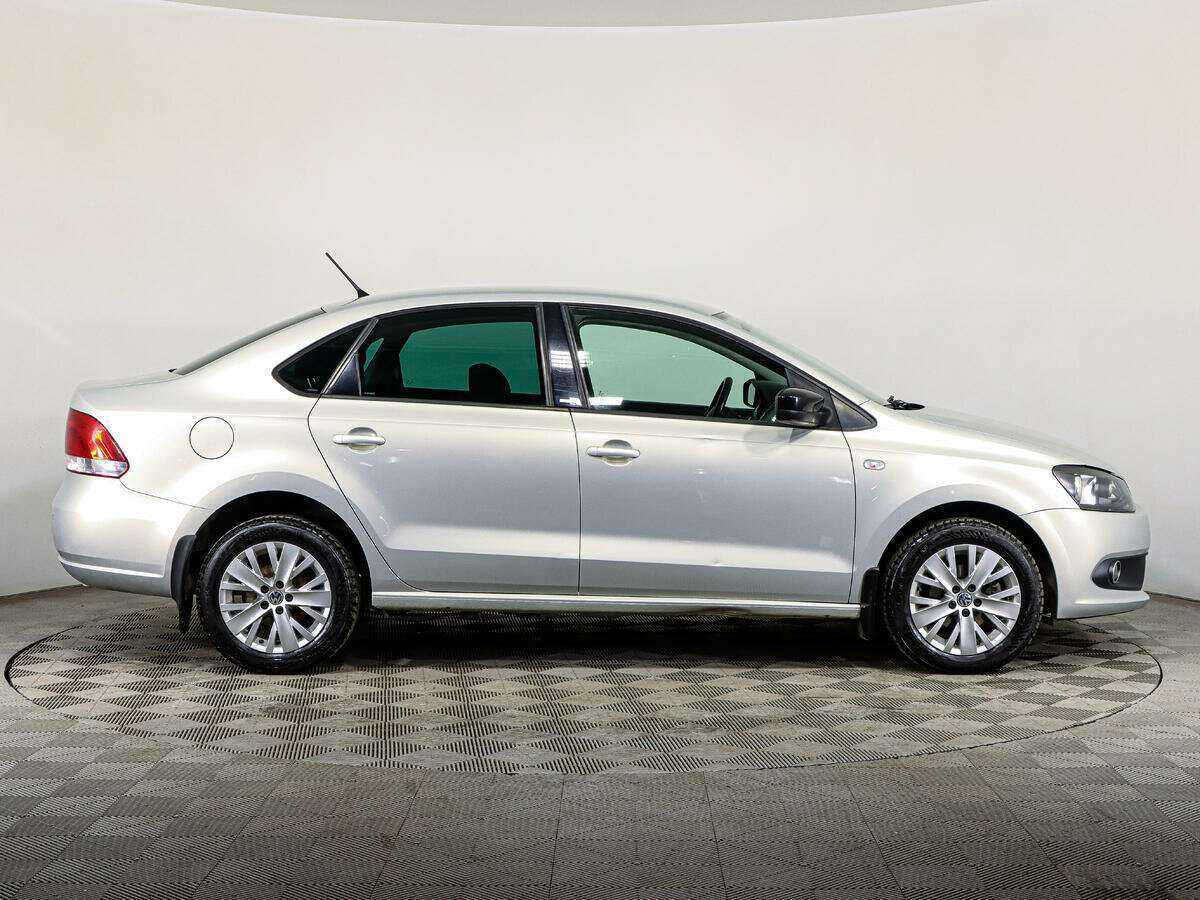 Купить Volkswagen Polo с пробегом. Фото: #3
