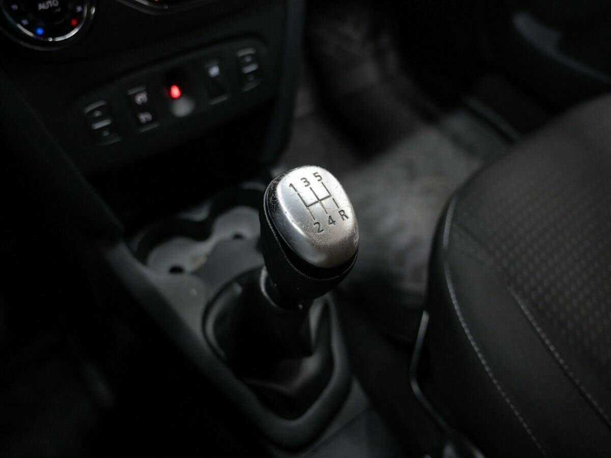 Купить Renault Logan с пробегом. Фото: #16