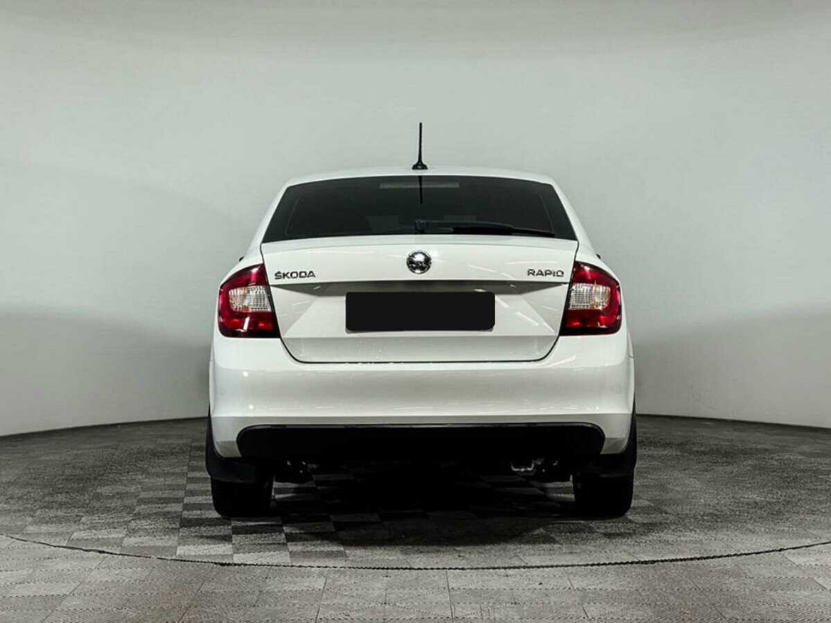 Купить Skoda Rapid с пробегом. Фото: #4