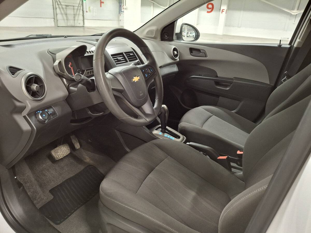 Купить Chevrolet Aveo с пробегом. Фото: #14