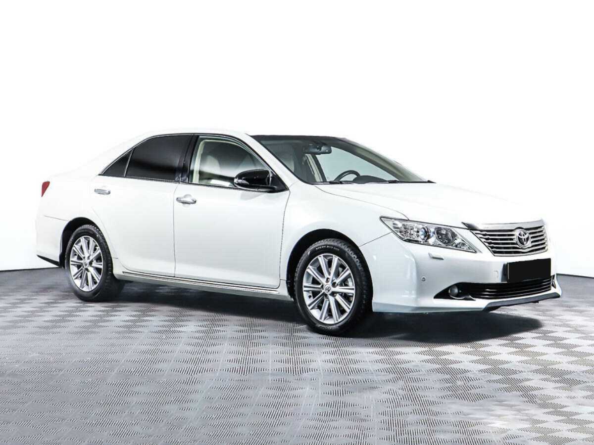 Купить Toyota Camry с пробегом. Фото: #2