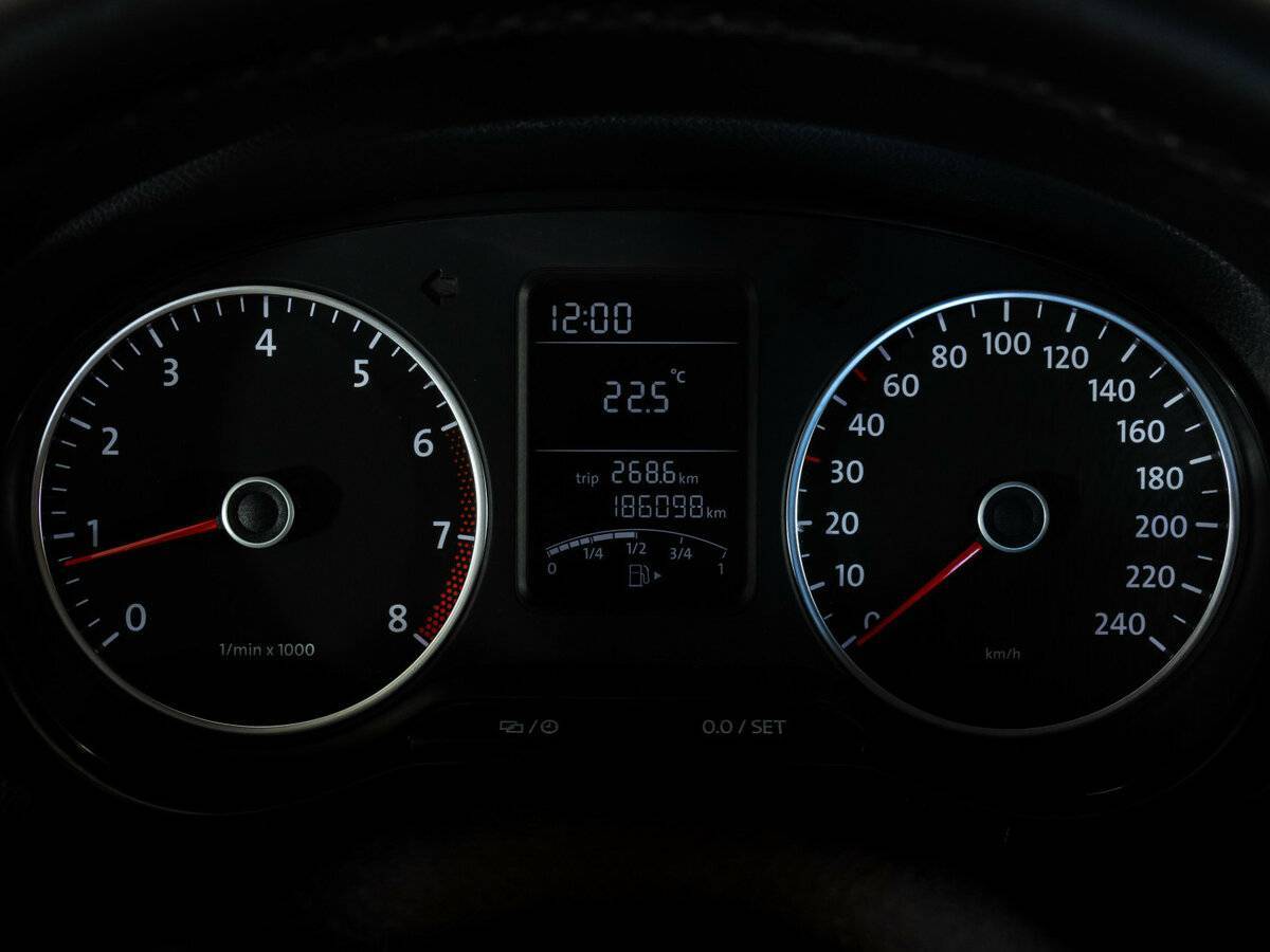 Купить Volkswagen Polo с пробегом. Фото: #16