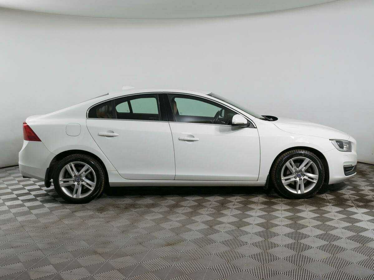 Купить Volvo S60 с пробегом. Фото: #3