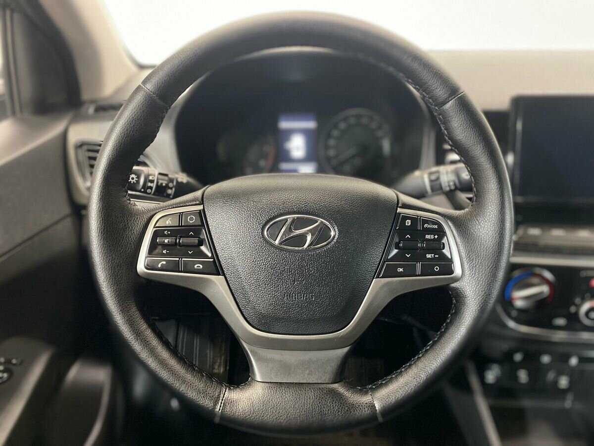 Купить Hyundai Solaris с пробегом. Фото: #14