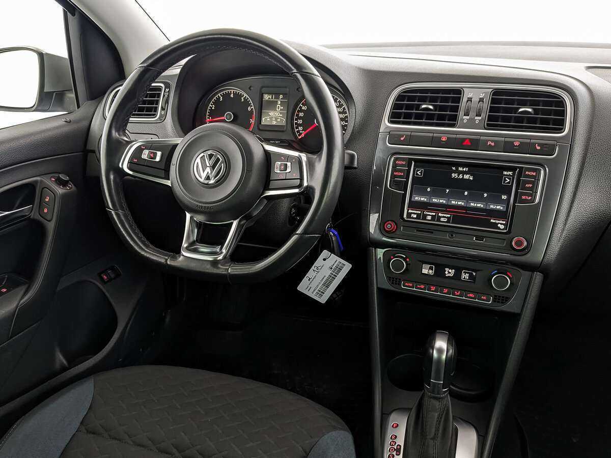 Купить Volkswagen Polo с пробегом. Фото: #16